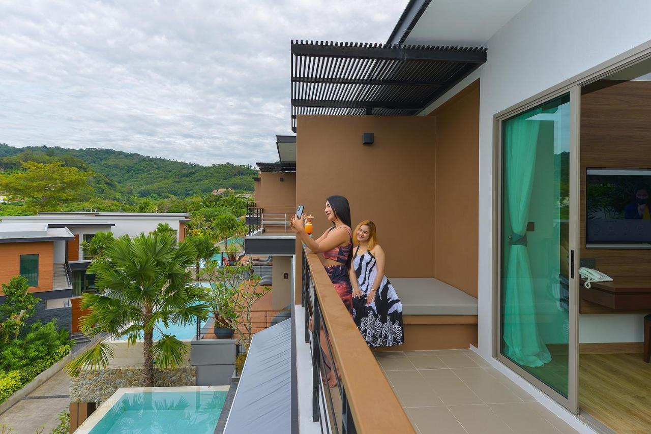 Le Resort And Villas Rawai Экстерьер фото A balcony