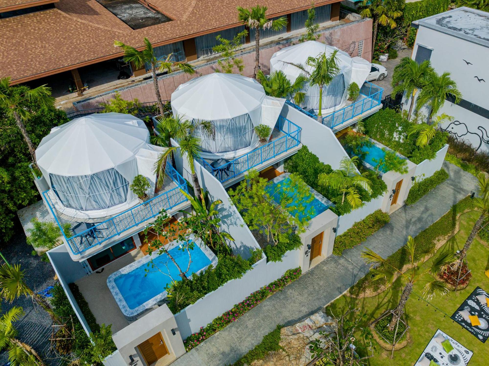 Le Resort And Villas Rawai Экстерьер фото The resort's villas