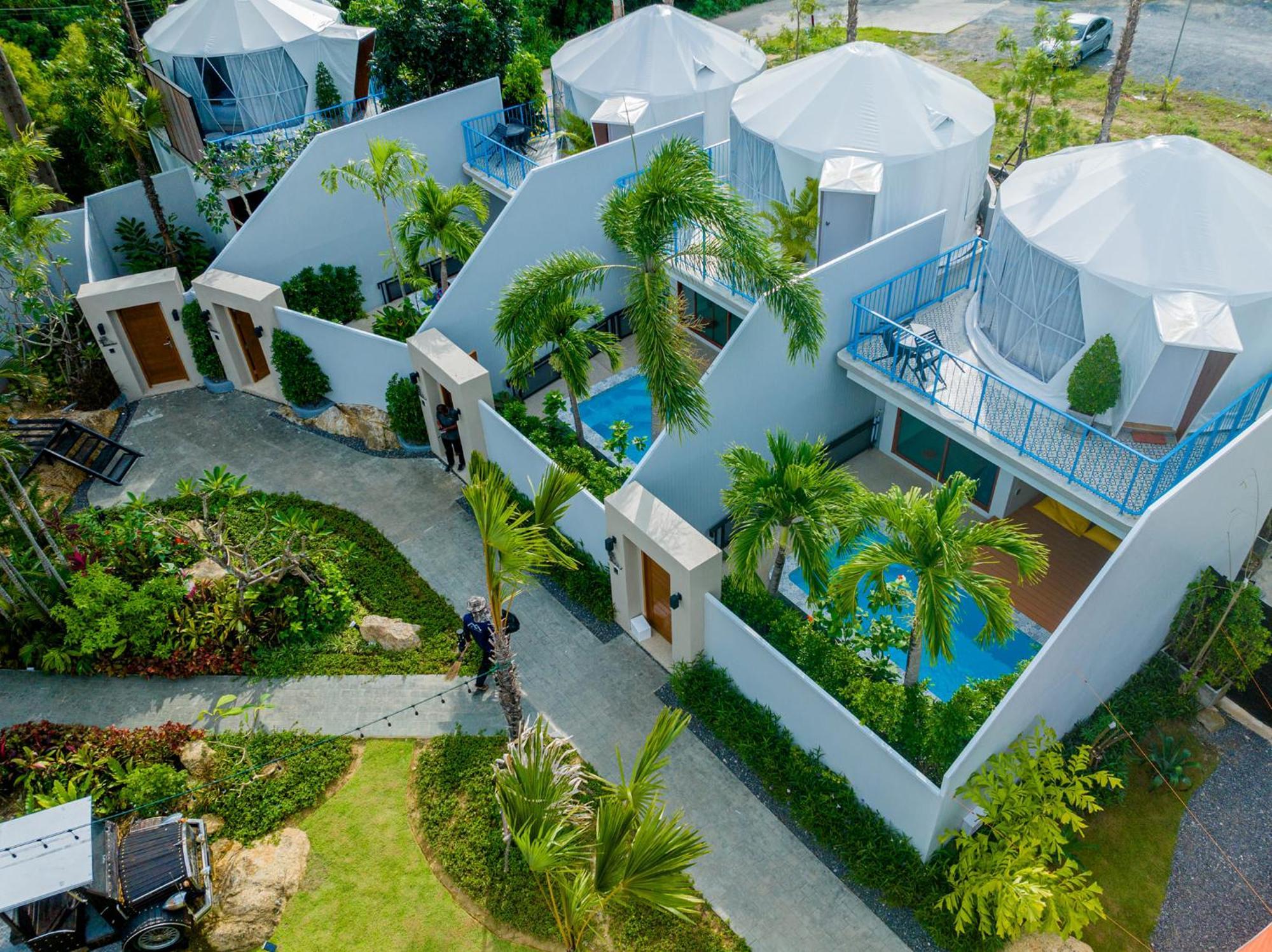 Le Resort And Villas Rawai Экстерьер фото The resort's villas