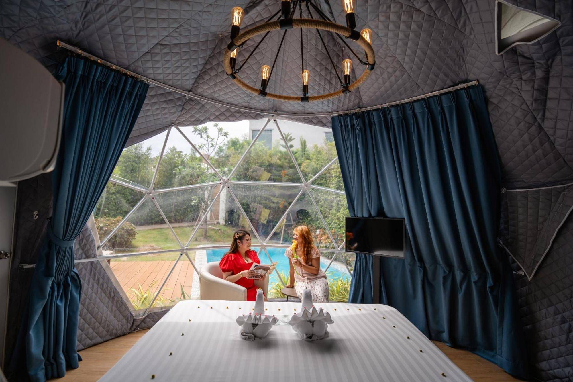 Le Resort And Villas Rawai Экстерьер фото The interior of a Geodesic Dome