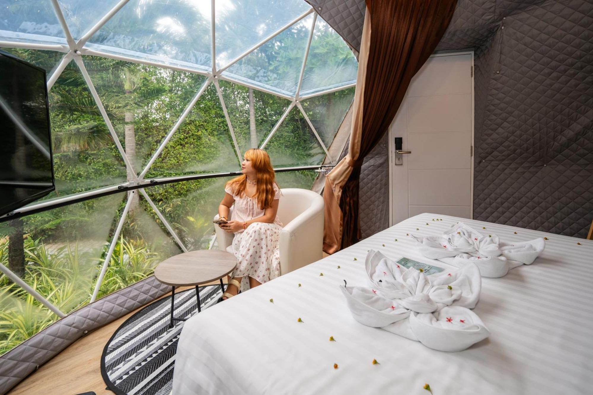Le Resort And Villas Rawai Экстерьер фото The interior of a glass dome